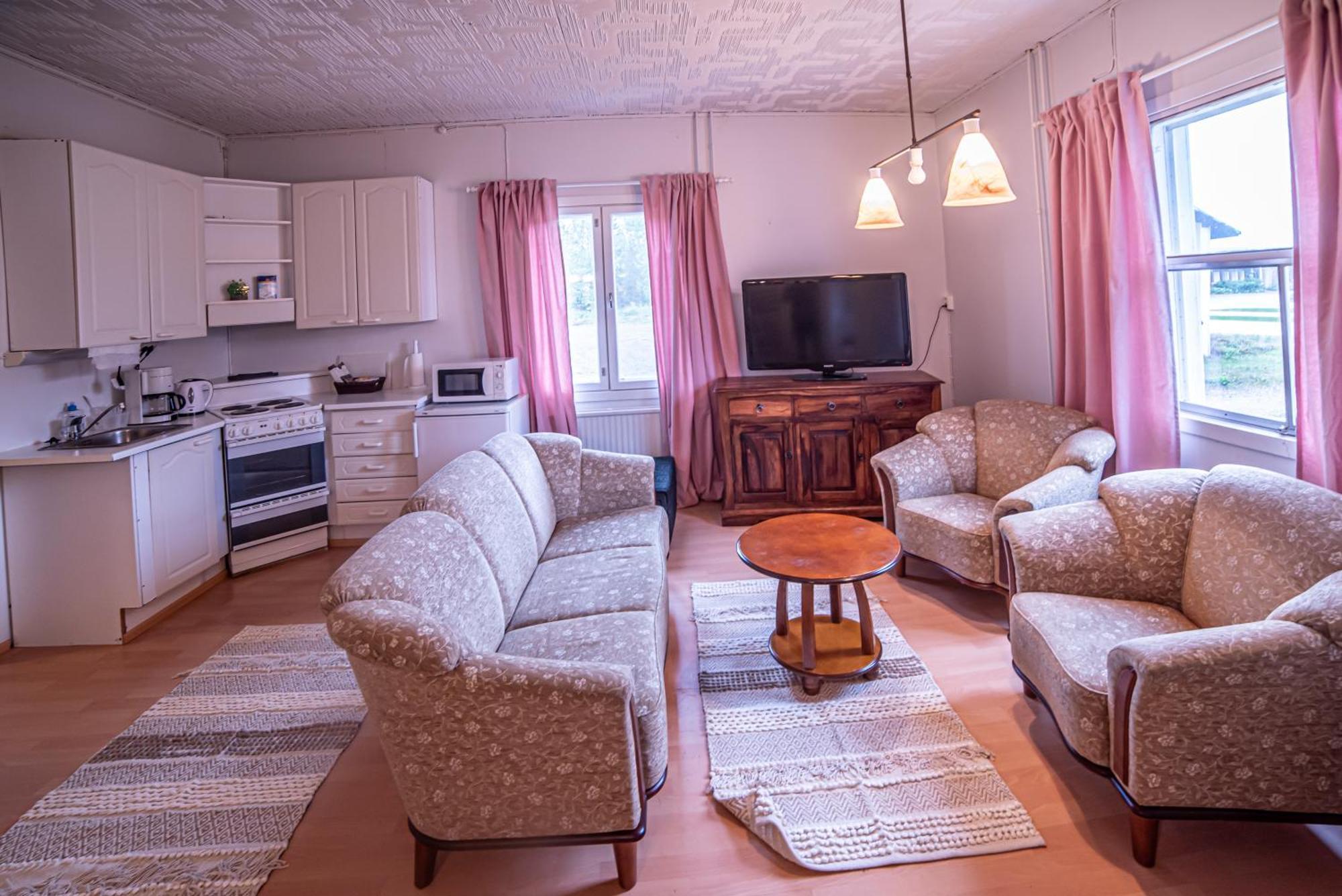 Arctic Guesthouse & Igloos Рануа Екстериор снимка